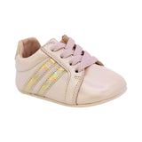 TENIS COQUETA PARA NIÑA DE SINTÉTICO COLOR ORO ROSADO PEUQUE CON AGUJETA