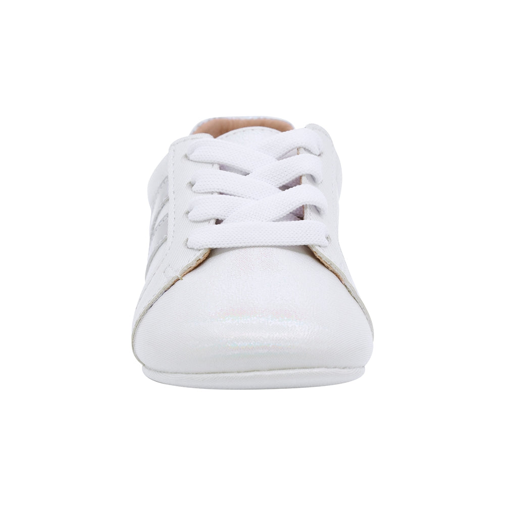 TENIS COQUETA PARA NIÑA DE SINTÉTICO COLOR PLATA PEUQUE CON AGUJETA