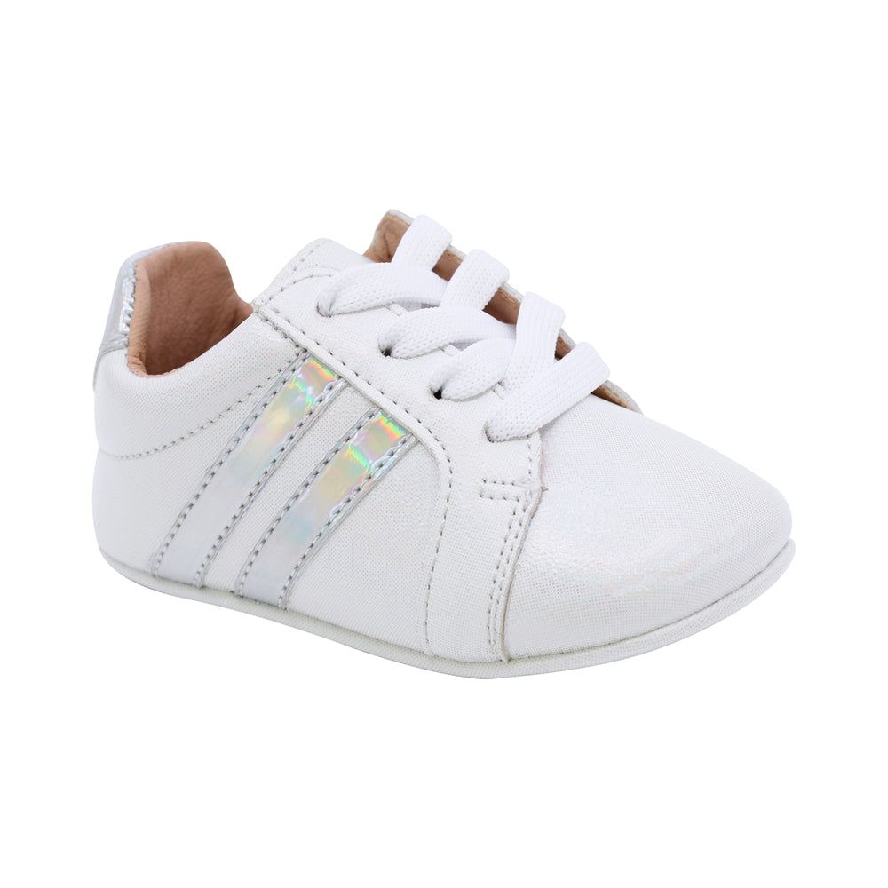 TENIS COQUETA PARA NIÑA DE SINTÉTICO COLOR PLATA PEUQUE CON AGUJETA