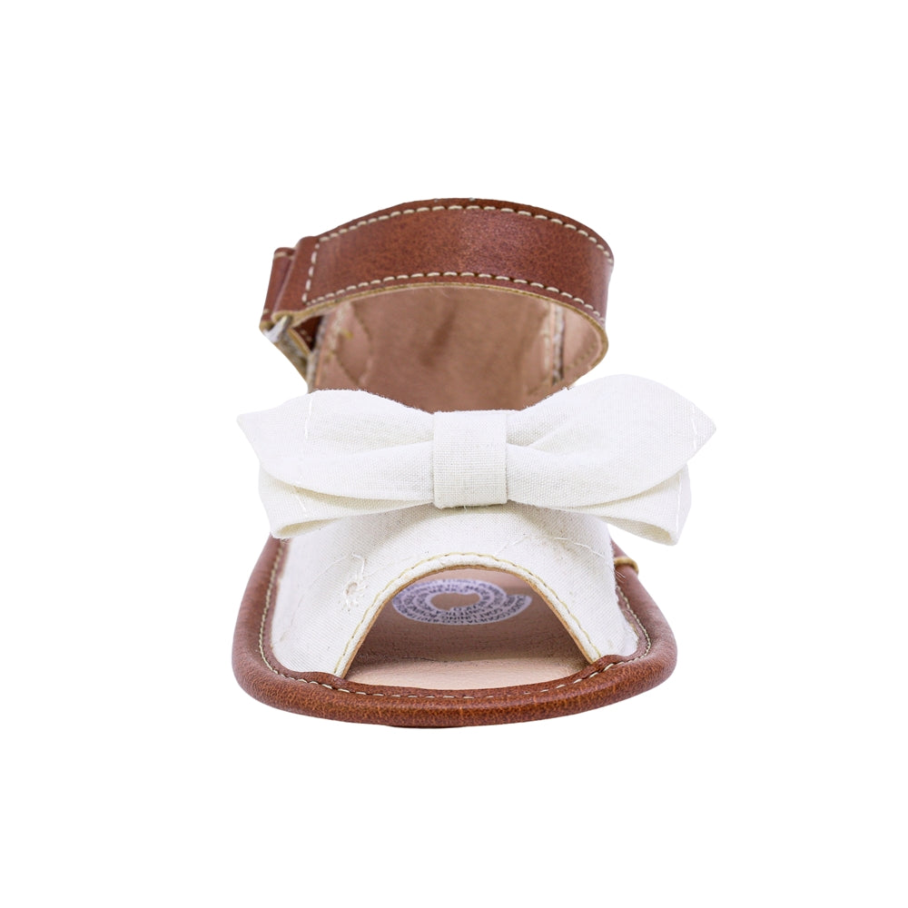 SANDALIA COQUETA PARA NIÑA COLOR BLANCO DE SINTÉTICO PETIT CON TIRA DE CONTACTO