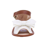SANDALIA COQUETA PARA NIÑA COLOR BLANCO DE SINTÉTICO PETIT CON TIRA DE CONTACTO